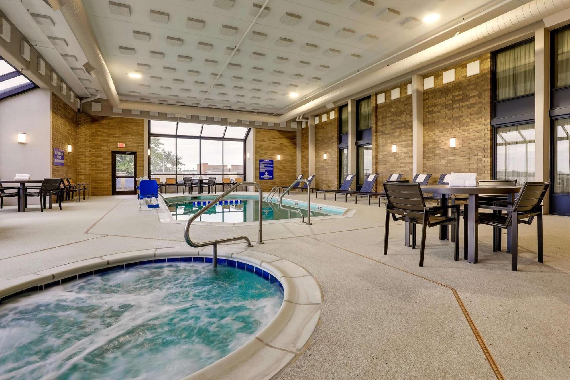 Drury Inn & Suites Кейп-Джірардо Екстер'єр фото